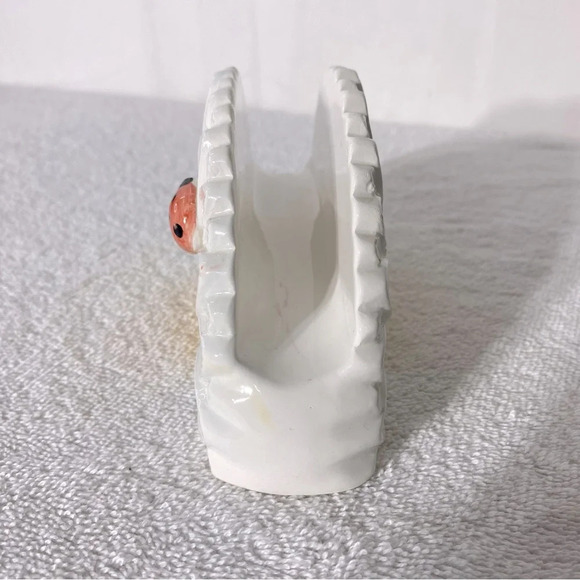 Vintage Ceramic Daisy With Lady Bug Napkin Holder - Picture 9 of 15